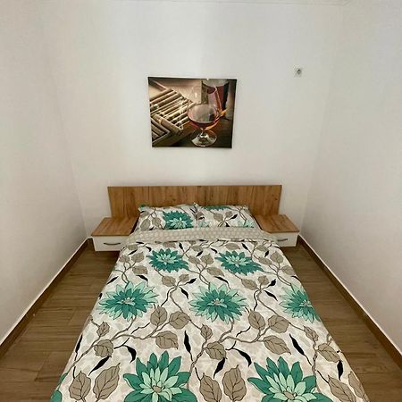 Militari Comfort Studio Roşu Εξωτερικό φωτογραφία
