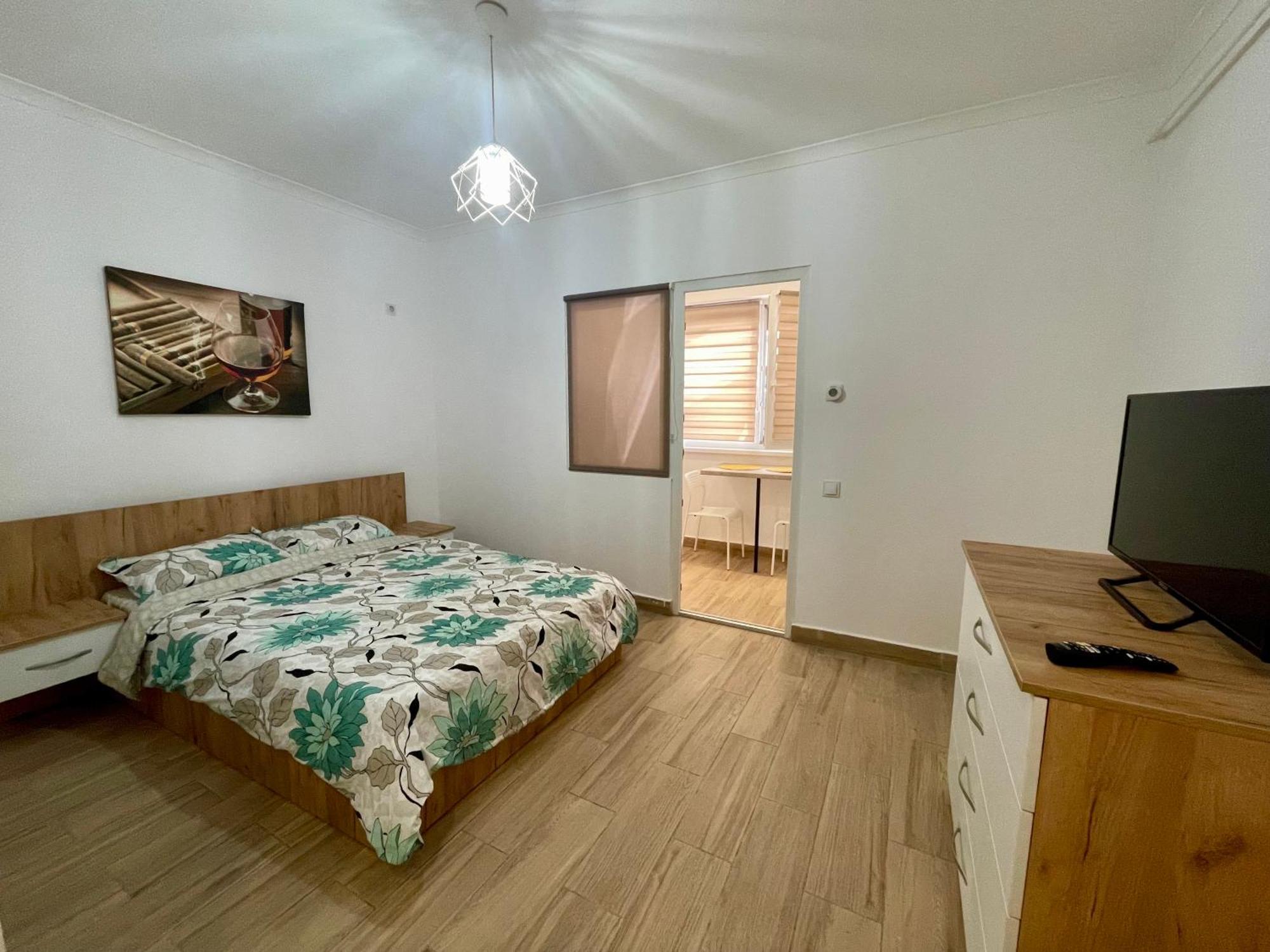 Militari Comfort Studio Roşu Εξωτερικό φωτογραφία